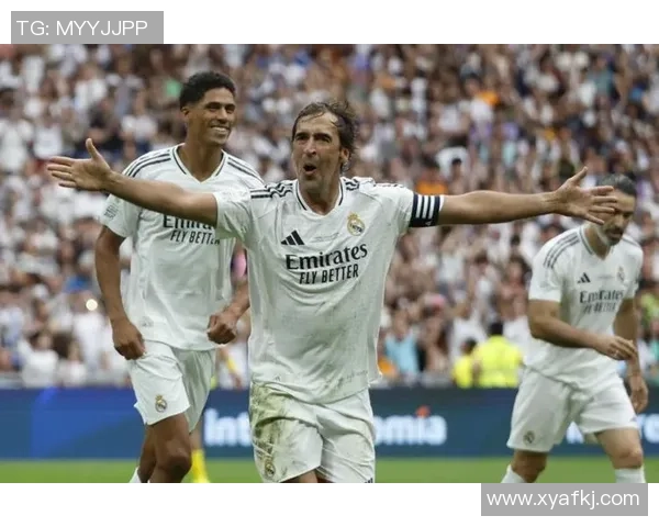 十年未进足球场的传奇球星重返赛场,激起球迷热烈期待