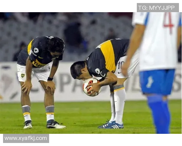 足球球星潮鞋的诞生与发展:从运动场到街头时尚的转变历程